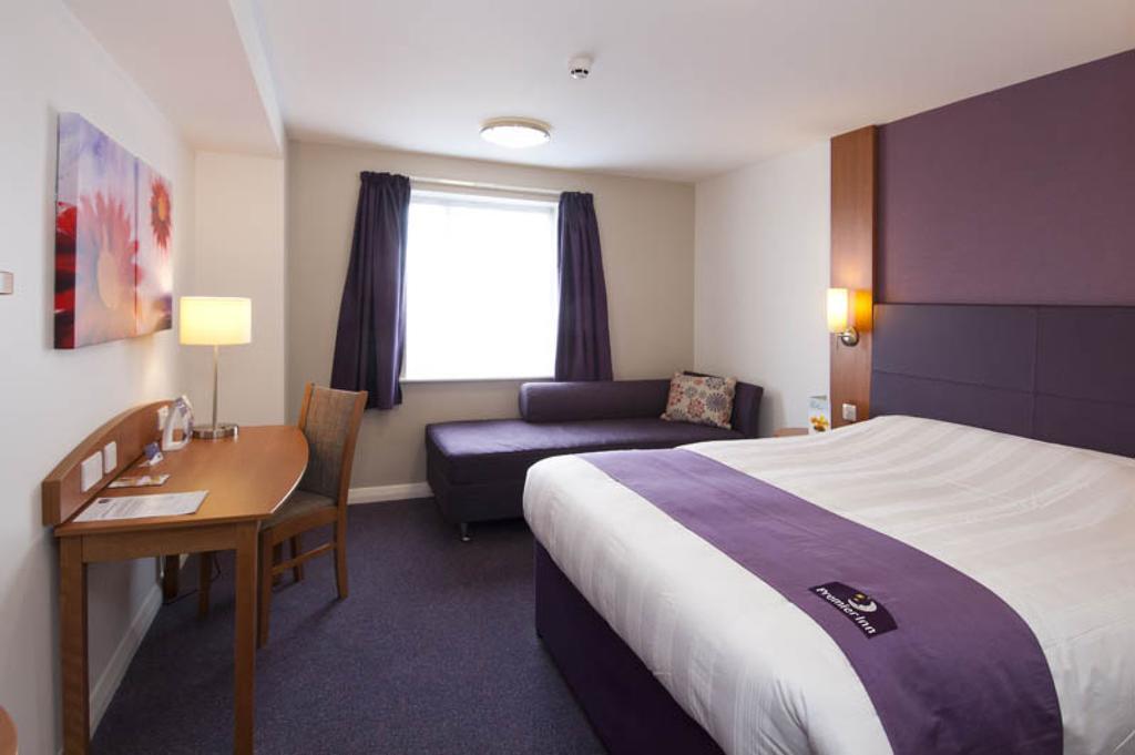 Premier Inn Manchester - แฮนด์ฟอร์ท ภายนอก รูปภาพ