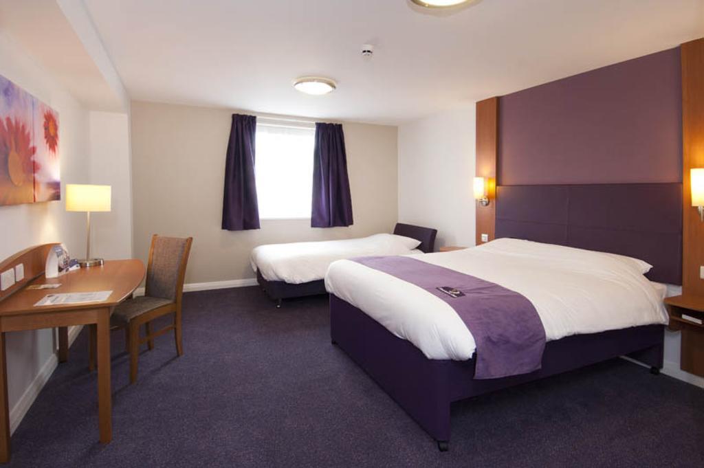Premier Inn Manchester - แฮนด์ฟอร์ท ห้อง รูปภาพ