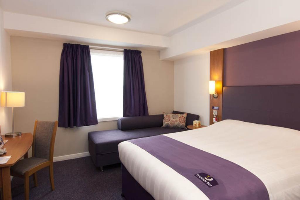Premier Inn Manchester - แฮนด์ฟอร์ท ภายนอก รูปภาพ