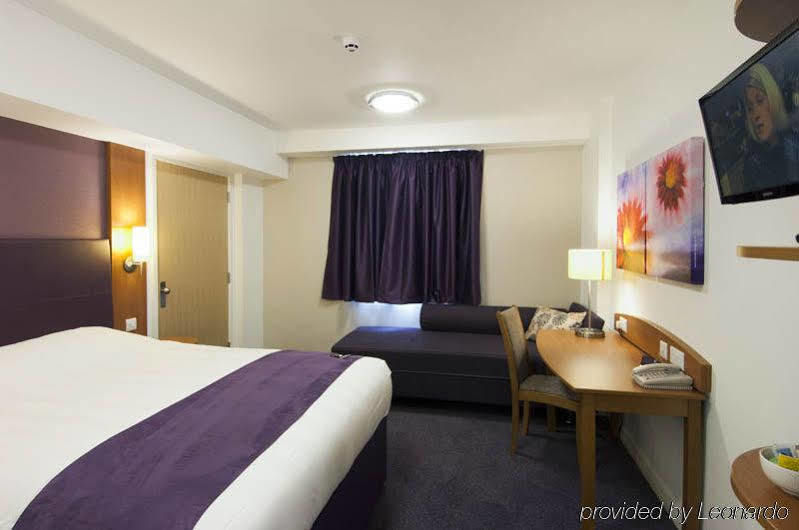Premier Inn Manchester - แฮนด์ฟอร์ท ภายนอก รูปภาพ